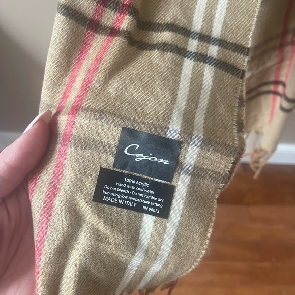 Cejun scarf - Picture 2 of 3